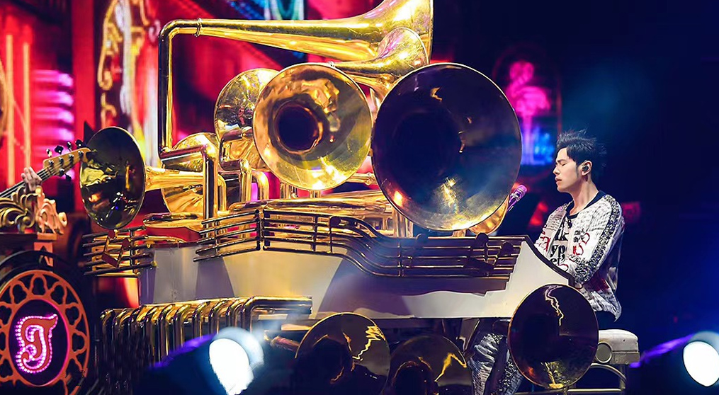 永利集团官网透明屏和荧光棒系列产品亮相2022周杰伦新加坡演唱会