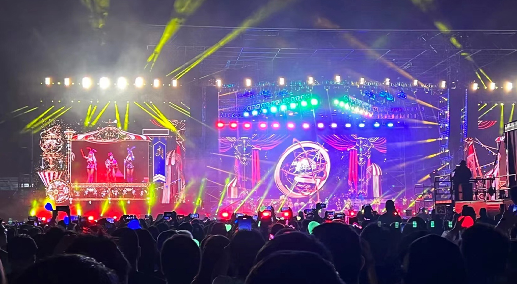 永利集团官网LED冰屏和荧光棒系列产品“嗨爆”周杰伦悉尼演唱会！